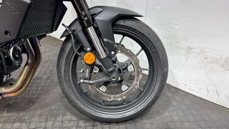 Honda CB750 Hornet (25MY)